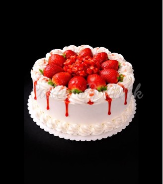 Strawberry Bliss Cream Cake (Eggless)